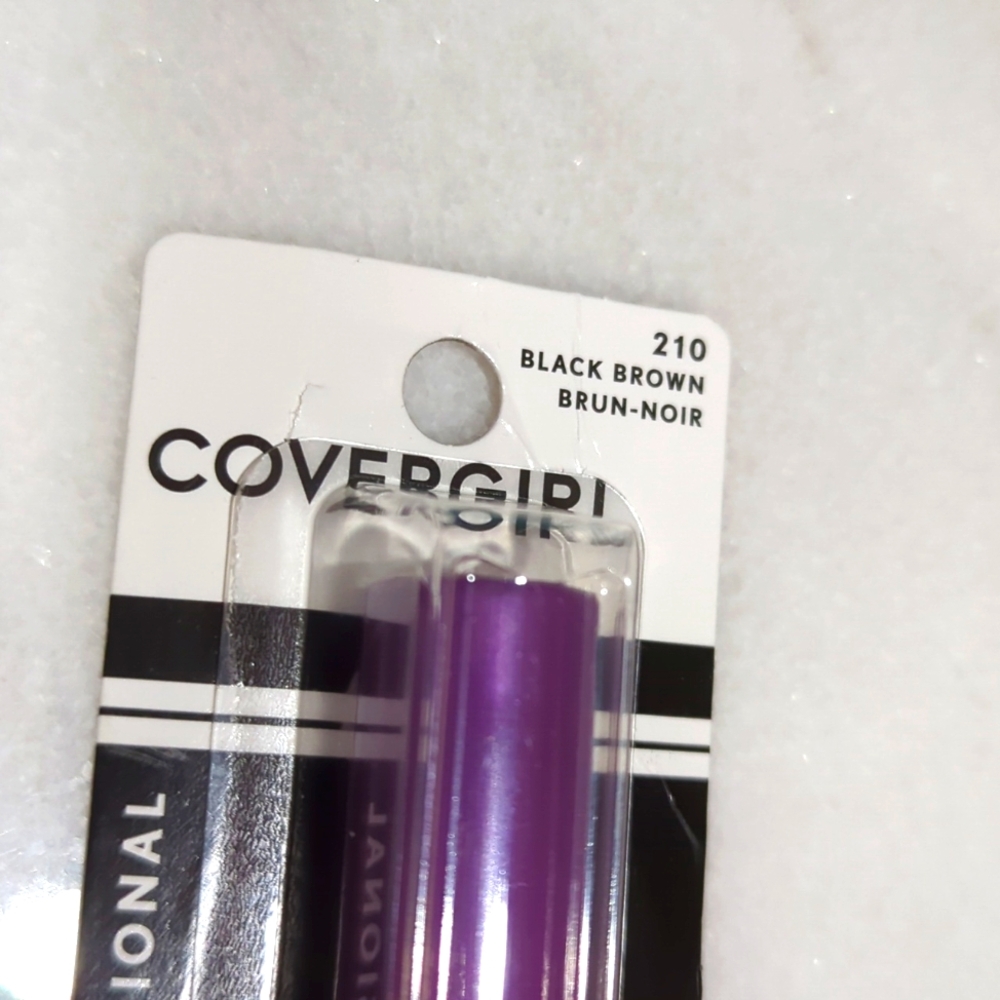$3 If Bundled - COVERGIRL Professional Remarkable Washable Mascara - Picture 4 of 5